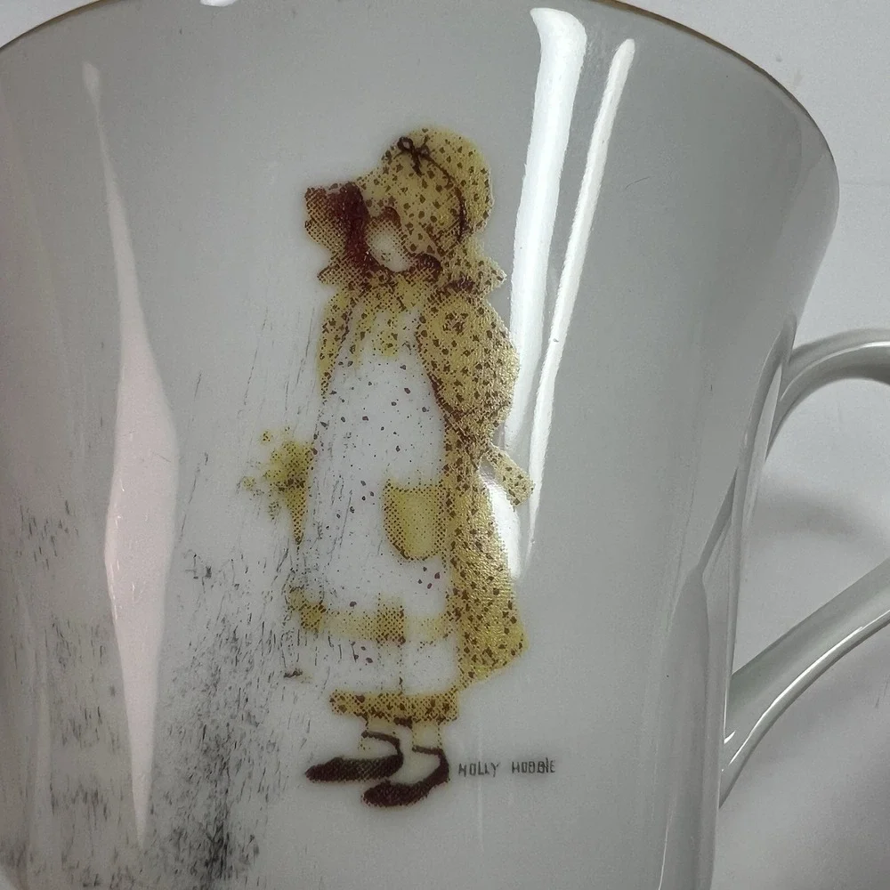 Holly Hobbie Teacup Vintage White Yellow Gold Trim Porcelain Fair Condition